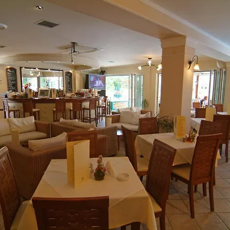 Hotel Joy 3*